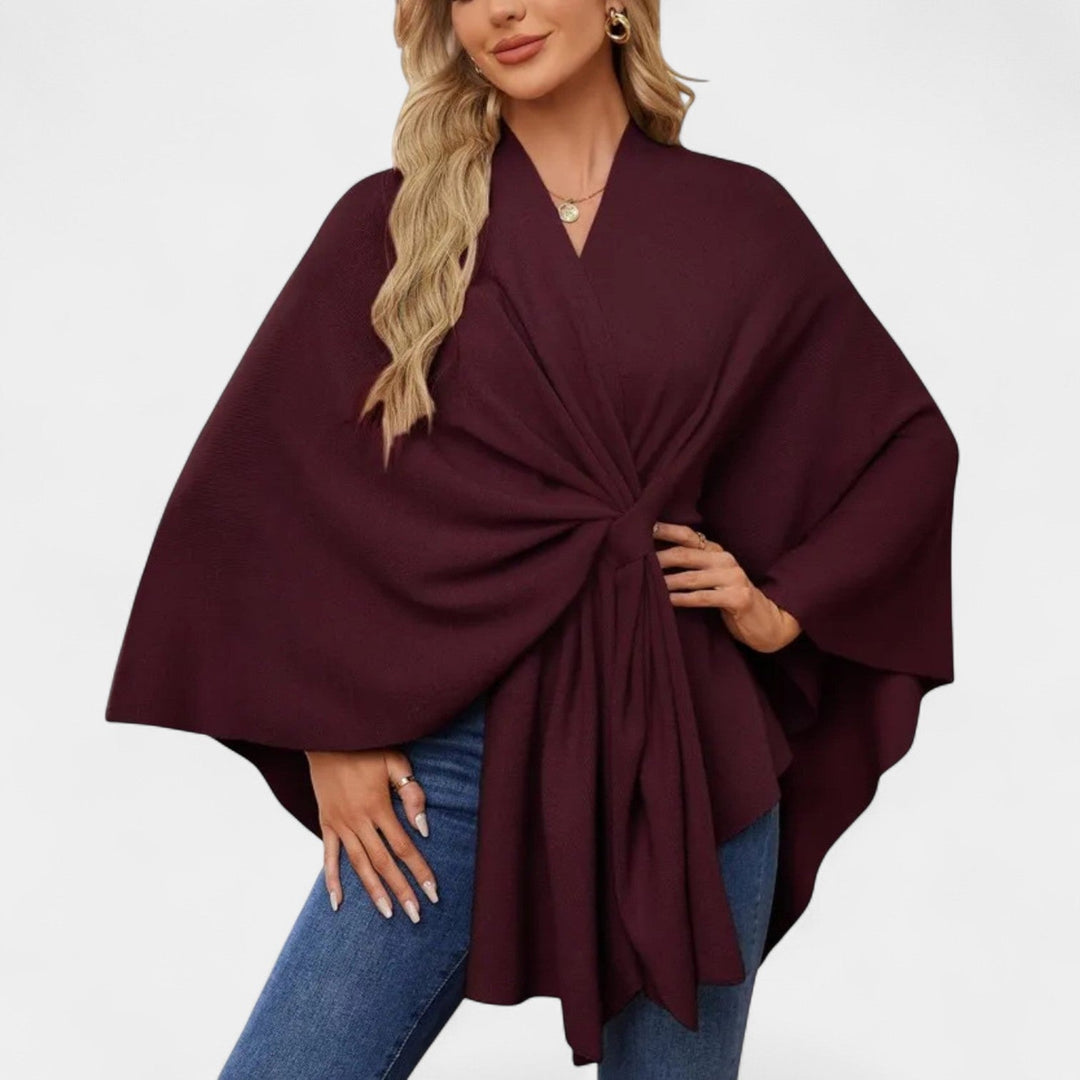 Daniela – Eleganten padajoči pončo z vozlom