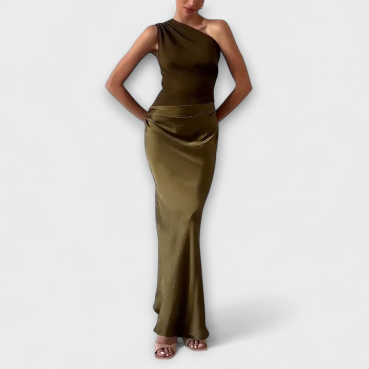 Elegantne maxi obleke z enim naramnicom in naborki