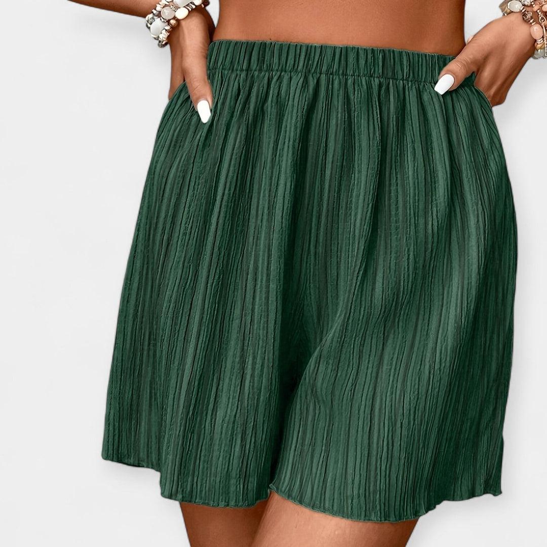 Stylish kratke hlače s pliseji