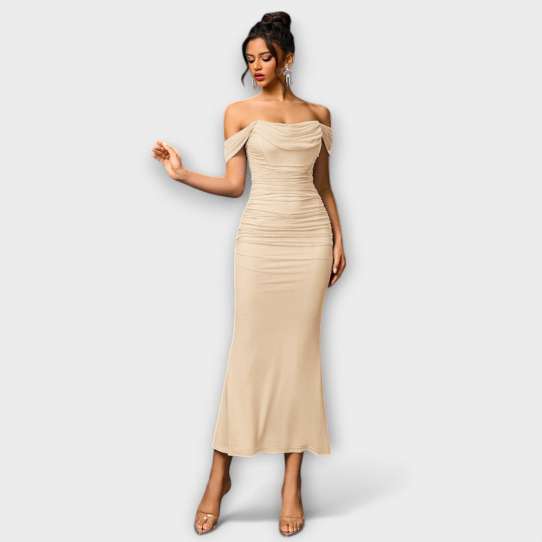Ione - Bodycon obleka z odprtimi rameni in nabiranjem