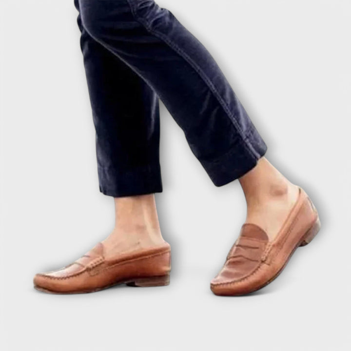 Klasični ženski loaferji