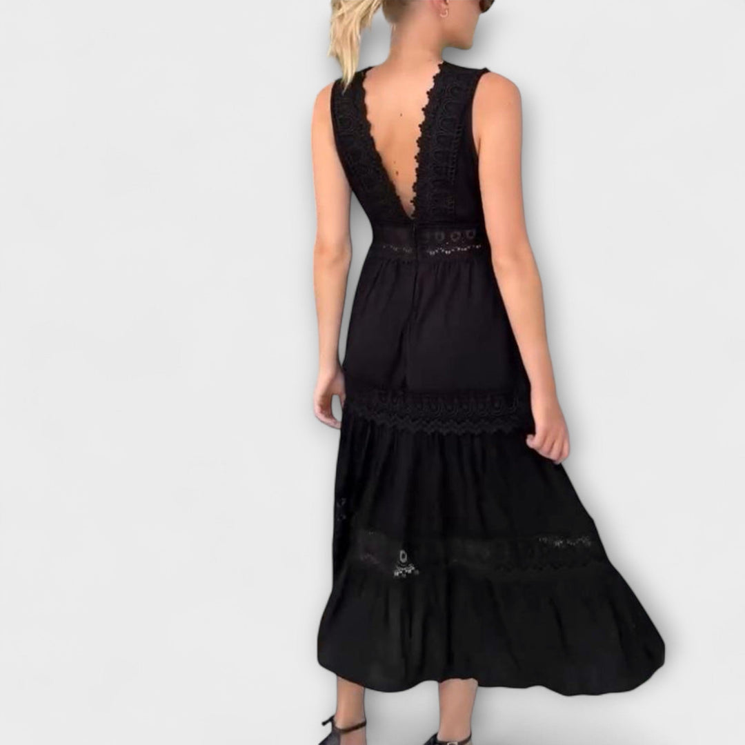 Aurélie - Elegantna čipkasta obleka z V izrezom