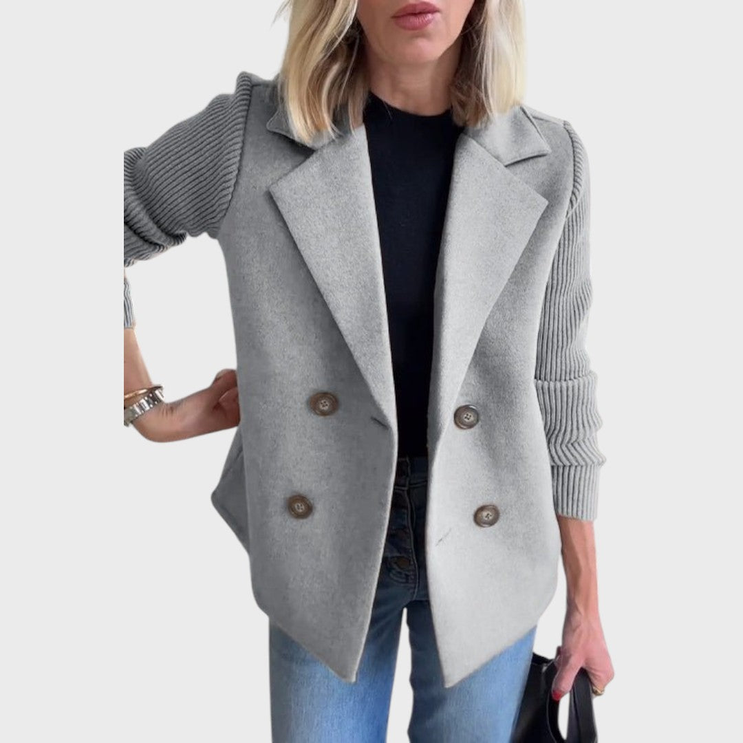 Emma - Eleganten blazer z pletenicami na rokavih