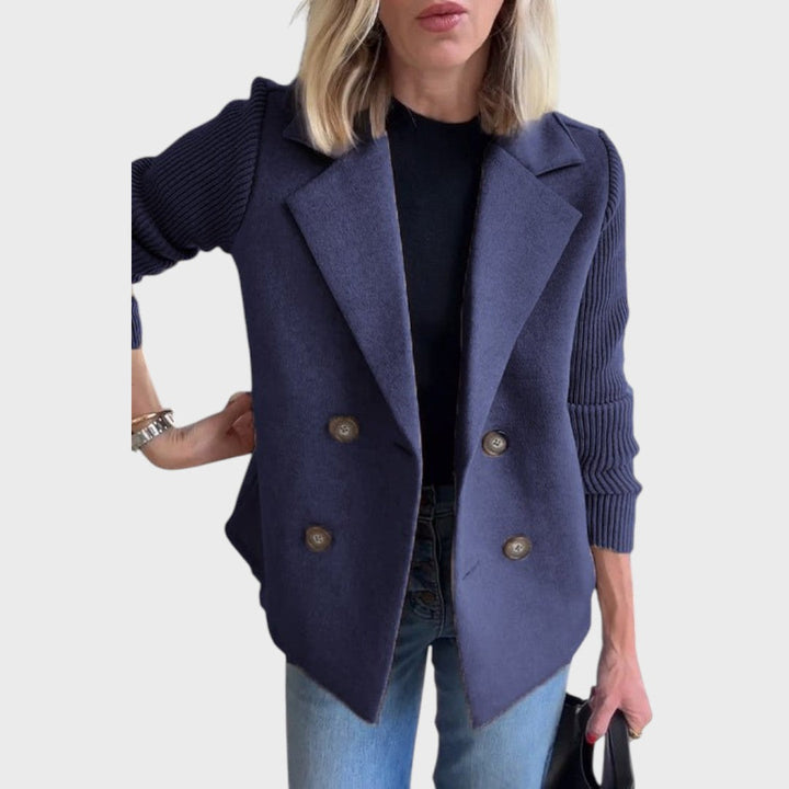 Emma - Eleganten blazer z pletenicami na rokavih