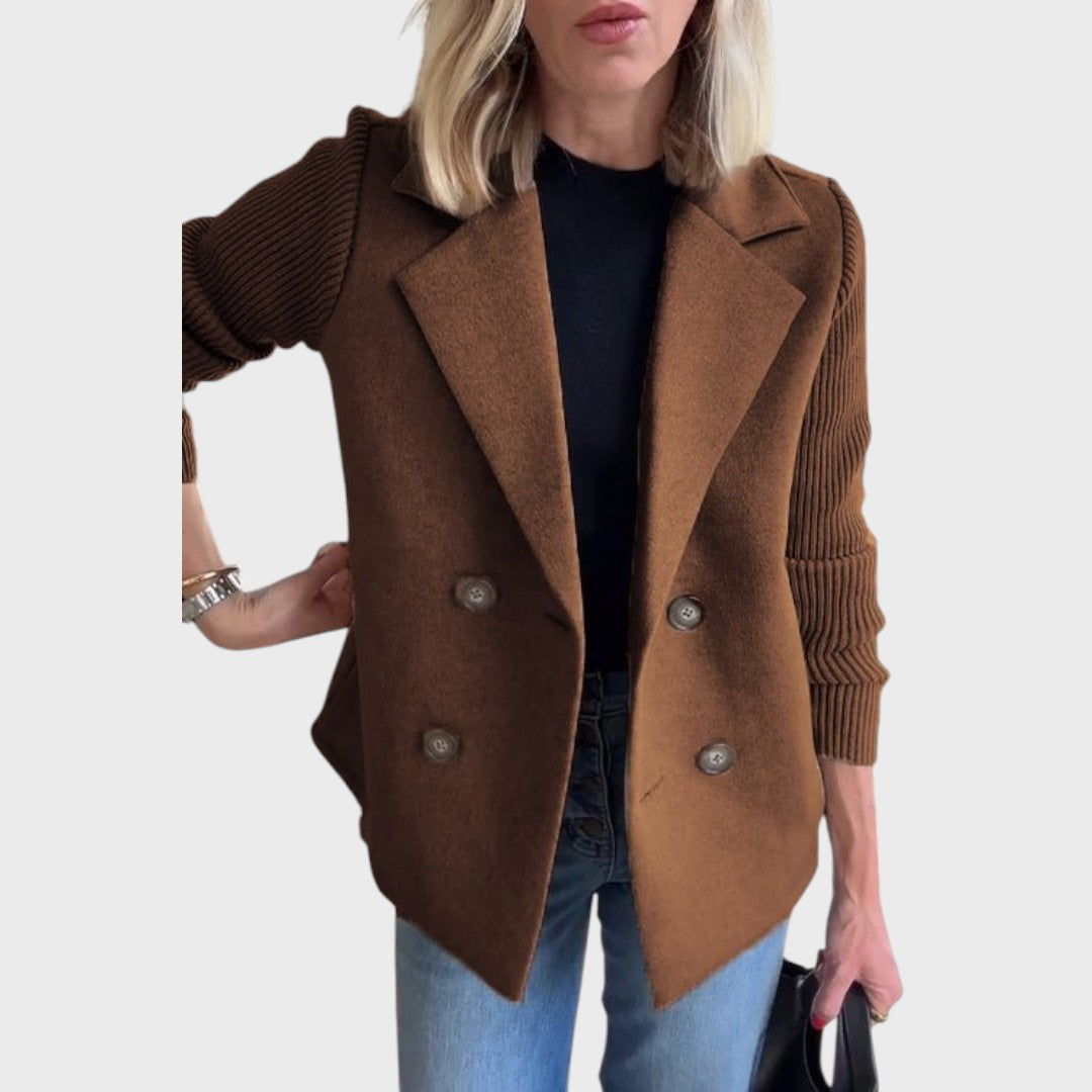 Emma - Eleganten blazer z pletenicami na rokavih