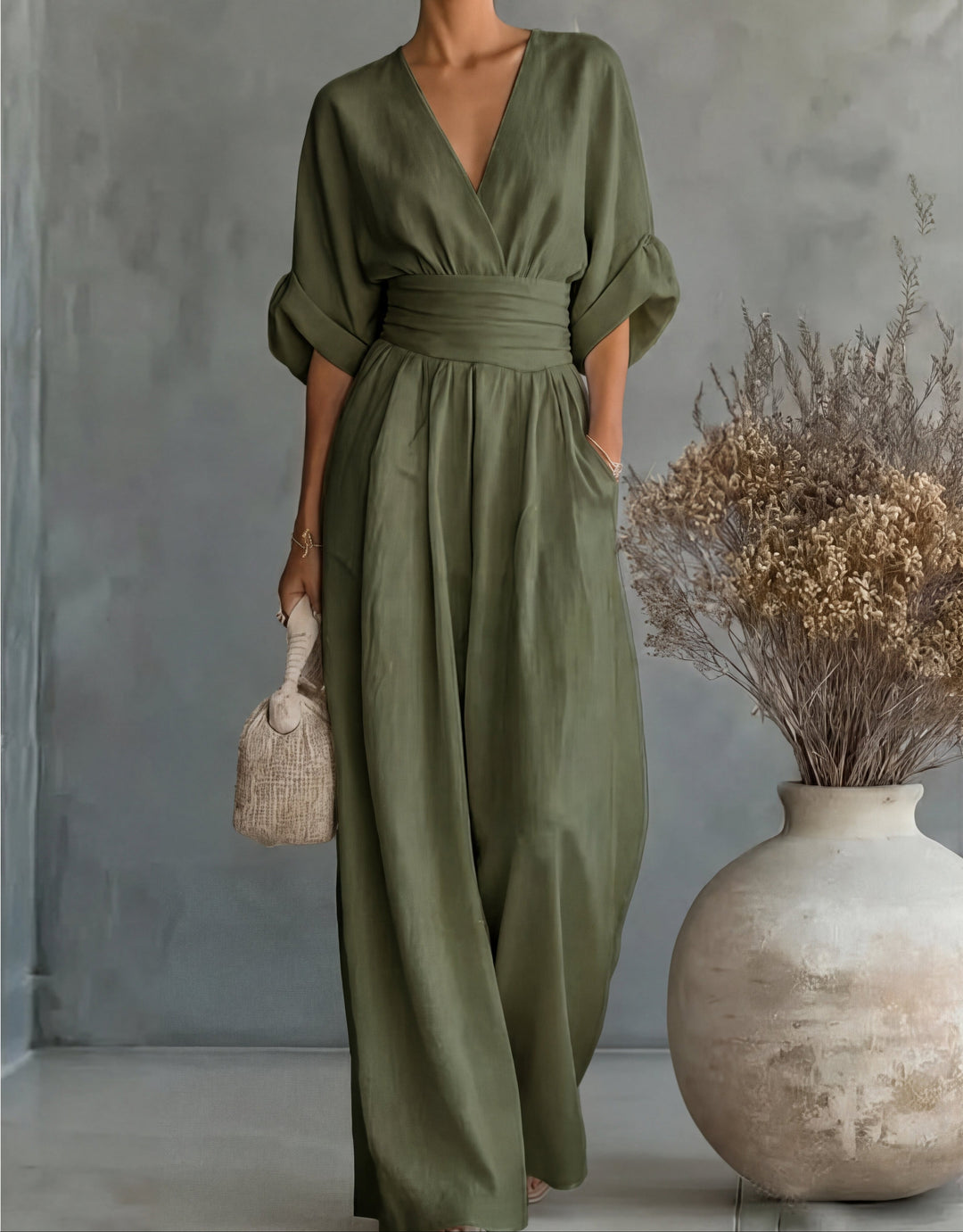 Daniela - Elegantni kombinezon z V-izrezom