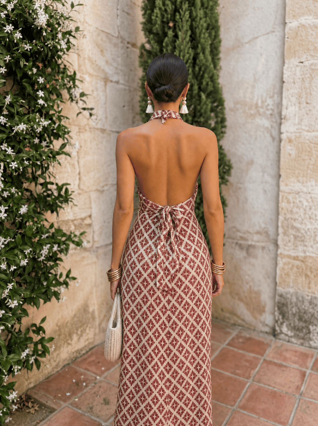 Eleganten komplet z odprtimi rameni